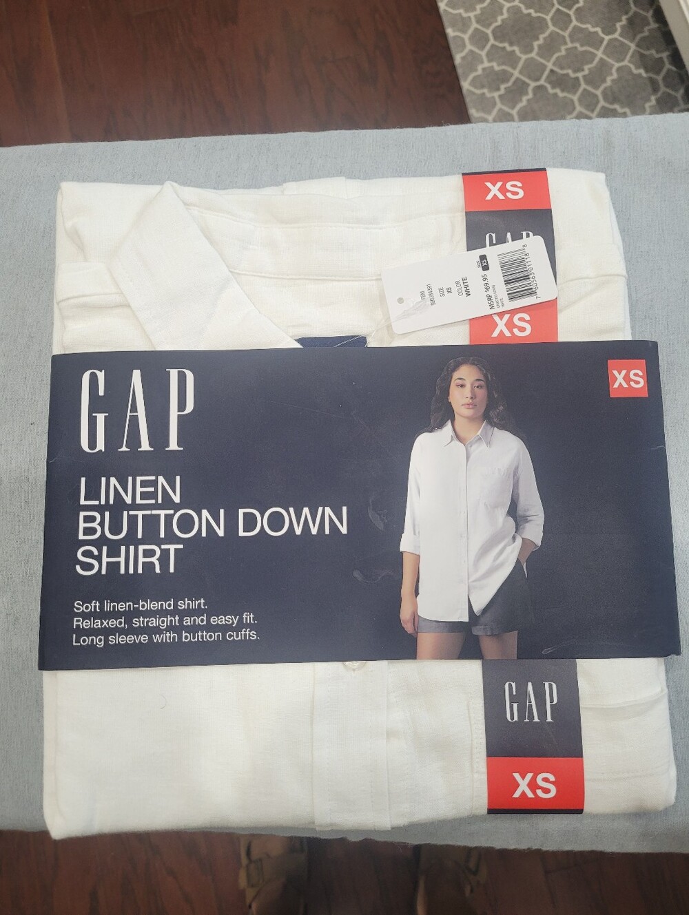 GAP White Linen Button-Down Shirt. Size XS